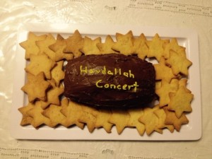 Rebbetzin Rachel made this cake & cookies with the girls in her cheder class. They were a hit!